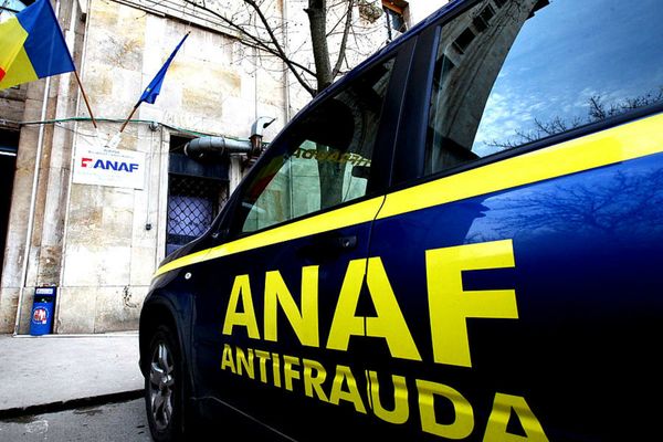 Inspector al Direcției Generale Antifraudă Fiscală Prahova, trimis în judecată de procurorii DNA pentru că ar fi primit o șpagă de 500 de lei 