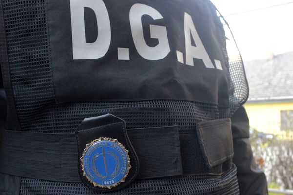 Percheziții la cadre medicale și la alte persoane fără calitate specială suspectate de fapte de corupție