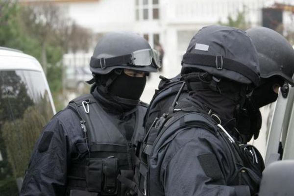 24 de tone de pământ de flori amestecat cu droguri, la Arad