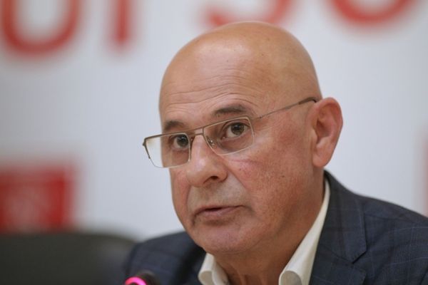 Liderul PER, Dănuț Pop, reținut de DNA! Ar fi primit 10.000 de euro pentru o angajare în cabinetul deputatului PSD Radu Cristescu