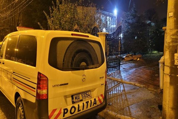 Poliţiştii din Gorj, percheziţii la falşi preoţi din Ploieşti (VIDEO)