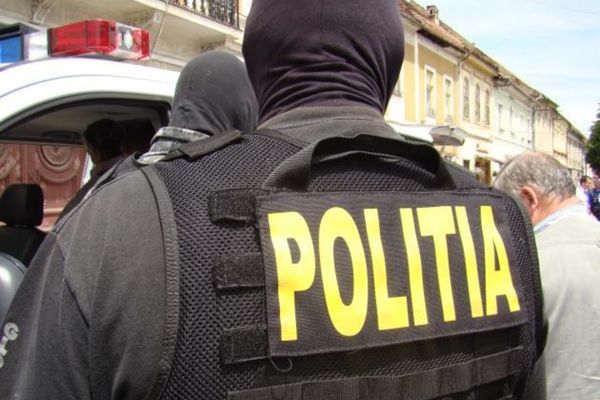 “Rețeaua din Sectorul 5”. Percheziții ale Poliției Capitalei la 11 adrese din București, Ilfov şi Vâlcea, într-un dosar de cămătărie și proxenetism. Florin Salam, audiat ca martor