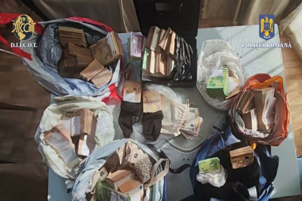 Fost vicepreședinte al Asociaţiei Producătorilor de Medicamente din România, REȚINUT pentru 4,7 tone de droguri făcute în mai multe țări - Profit URIAȘ