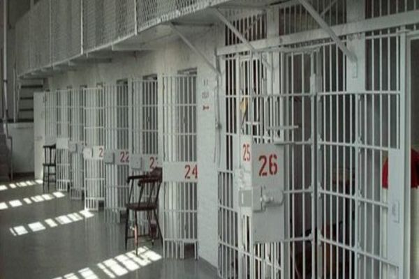 Vlad Pascu rămâne în arest preventiv; instanţa a respins solicitarea acestuia de a fi arestat la domiciliu