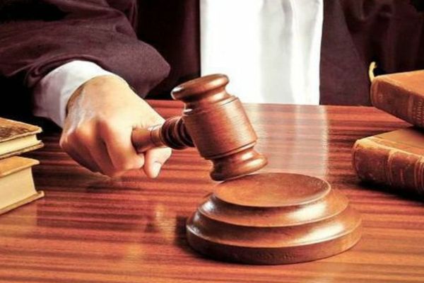 CAB, așteptată cu o decizie în cazul cererilor de suspendare a actelor de numire a judecătorilor Mihai Busuioc şi Dacian Dragoş la CCR