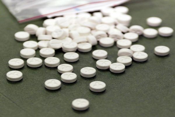 Percheziţii ample la Jilava. Fiul lui Sile Cămătaru coordona din pușcărie o rețea de traficanți