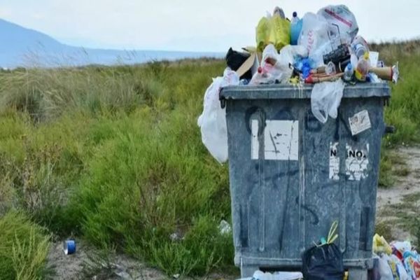 Descinderi în forță la MAFIA GUNOAIELOR din Prahova - Cum se îngropau deșeurile periculoase