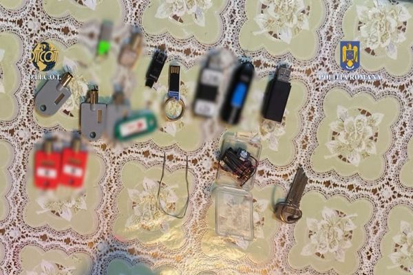 Percheziții în două județe și în Capitală, la un grup infracțional organizat, specializat în infracțiuni informatice și evaziune fiscală