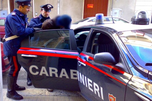 Un român a fost arestat în Italia pentru jaf armat