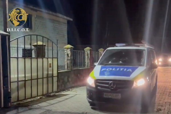 Peste 50 de percheziții în Arad și Timiș, într-un dosar de trafic de droguri de mare risc