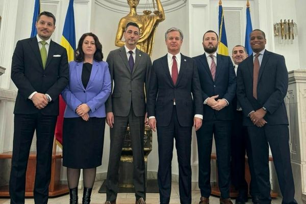 Ce a făcut directorul FBI în România. Anunțul Ministerului Justiției