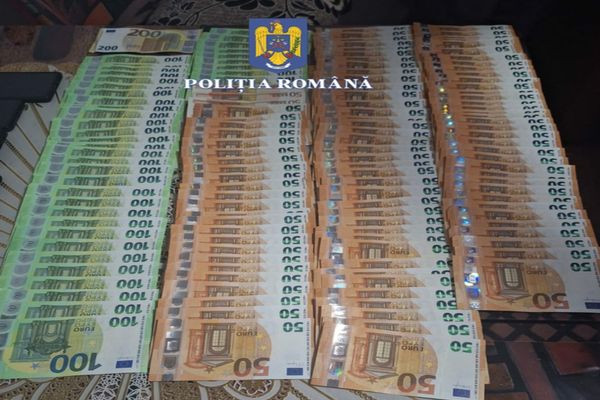 Percheziții la cămătari din județul Brașov care cereau dobânzi de până la 100%