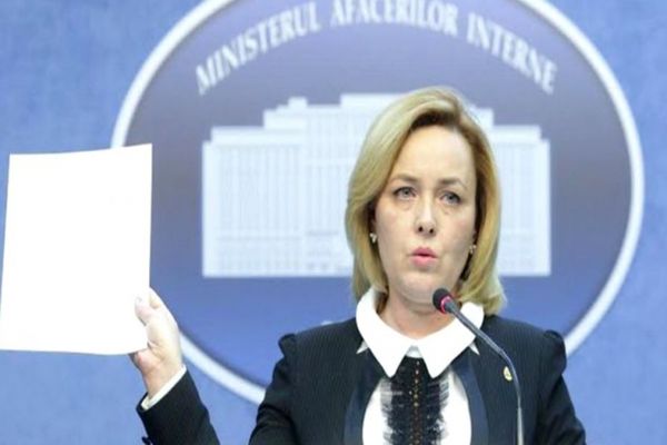 Carmen Dan, chemată la poliție să dea declarații într-un dosar privind acordarea ilegală a unor permise de conducere 