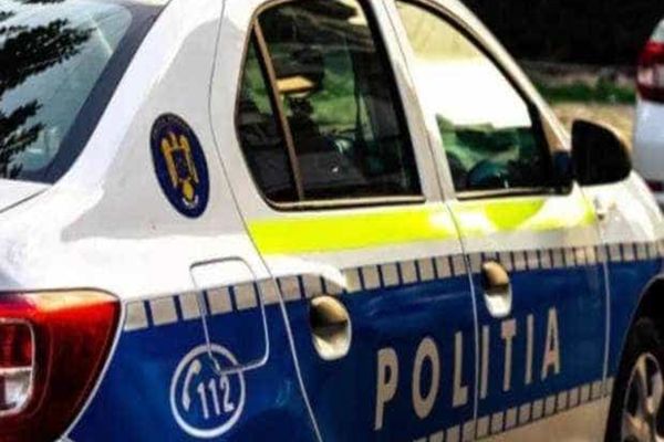 DOUĂ ADOLESCENTE AGRESATE FIZIC ÎN CONSTANȚA. POLIȚIA A DESCHIS DOSAR PENAL DUPĂ APARIȚIA IMAGINILOR ÎN MEDIUL ONLINE