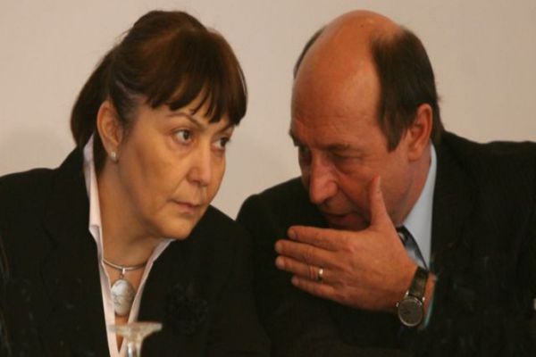 ISTORICUL MARIUS OPREA A CONFIRMAT DEZVĂLUIRILE DESPRE MACOVEI ȘI TĂPĂLAGĂ. CE AU FĂCUT CEI DOI ÎN ARHIVA SIPA?