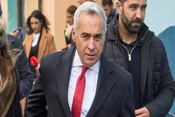 ZI DECISIVĂ PENTRU CĂLIN GEORGESCU: LIDERUL SUVERANIȘTILOR MERGE LA POLIȚIE ÎN CADRUL MĂSURII CONTROLULUI JUDICIAR 