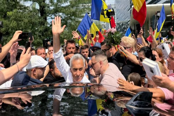 CĂLIN GEORGESCU, LA POLIȚIE, PENTRU SEMNAREA CONTROLULUI JUDICIAR. LIDERUL SUVERANIȘTILOR, ANUNȚ CRUCIAL DESPRE REVENIREA ÎN POLITICĂ 