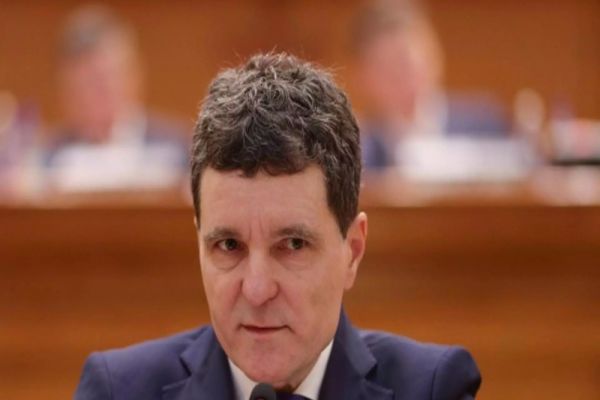 Judecătorul CCR numit de Nicușor Dan ar fi incompatibil. Dacian Dragoș, reprezentantul unei companii franceze în România