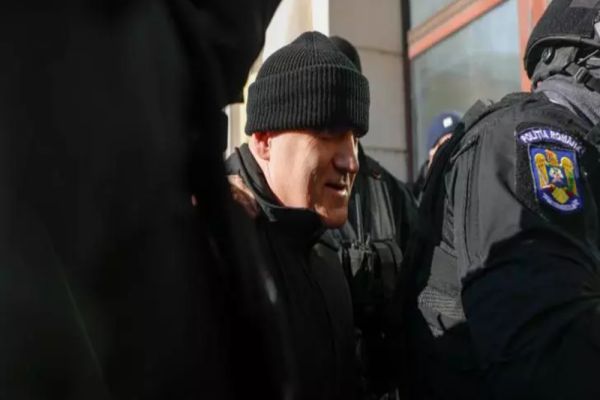 Horațiu Potra a fost scos din arest și dus la Parchetul General. Urmează să fie audiat, ce i se pregătește