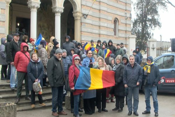 Alexandra Păcuraru, alături de românii care au ajuns să se simtă străini în propria țară: „Oamenii vor turul doi înapoi!”