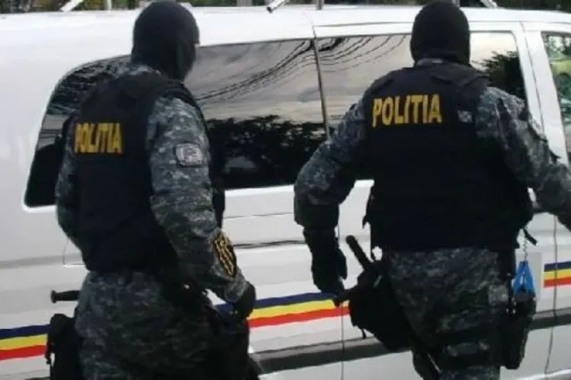 Copil ținut ostatic la Uricani, Hunedoara. Un bărbat amenință că îl omoară