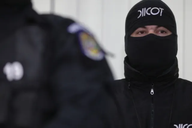 17 membri ai clanului Pian, trimiși în judecată pentru proxenetism și spălarea banilor