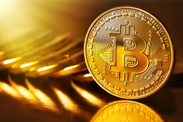 Bărbat cu opt clase, acuzat că a furat Bitcoin de 245 de milioane de dolari. Ce strategie folosea