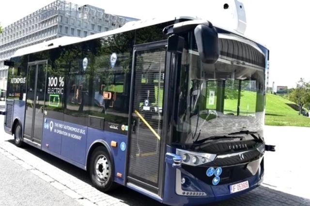Minor reținut după furtul unui telefon într-un autobuz din Cluj