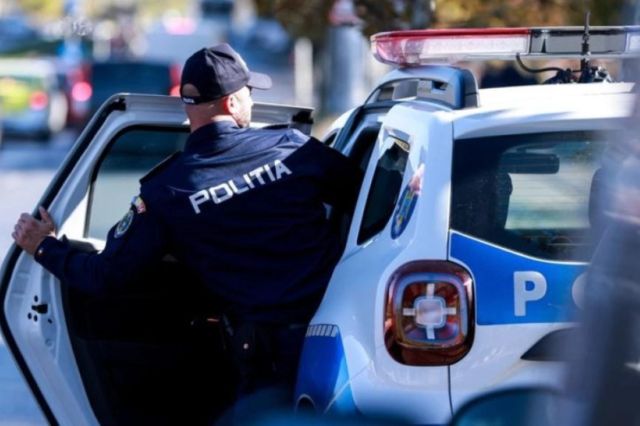 Agent de poliție din Prahova, trimis în judecată după e a fost prins că a luat șpagă 1.000 de lei