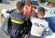 Doi părinți, arestați după ce au agresat o profesoară